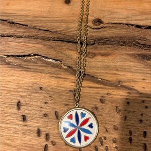 1970s Gold Pendant Necklace with Heart Design